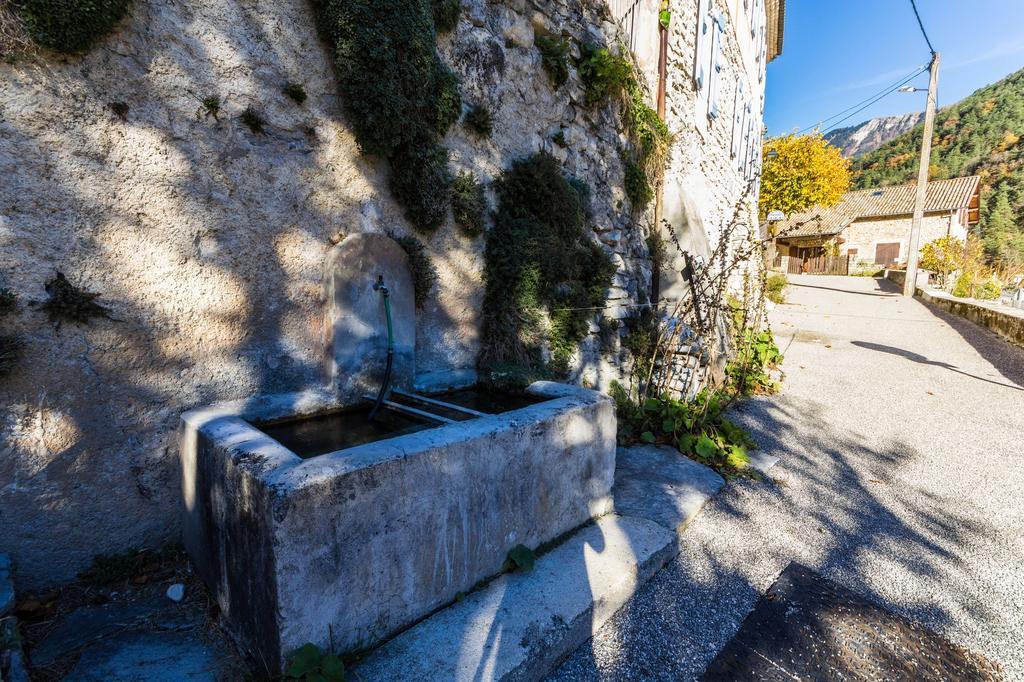 Le Sareymond Bed & Breakfast Menee